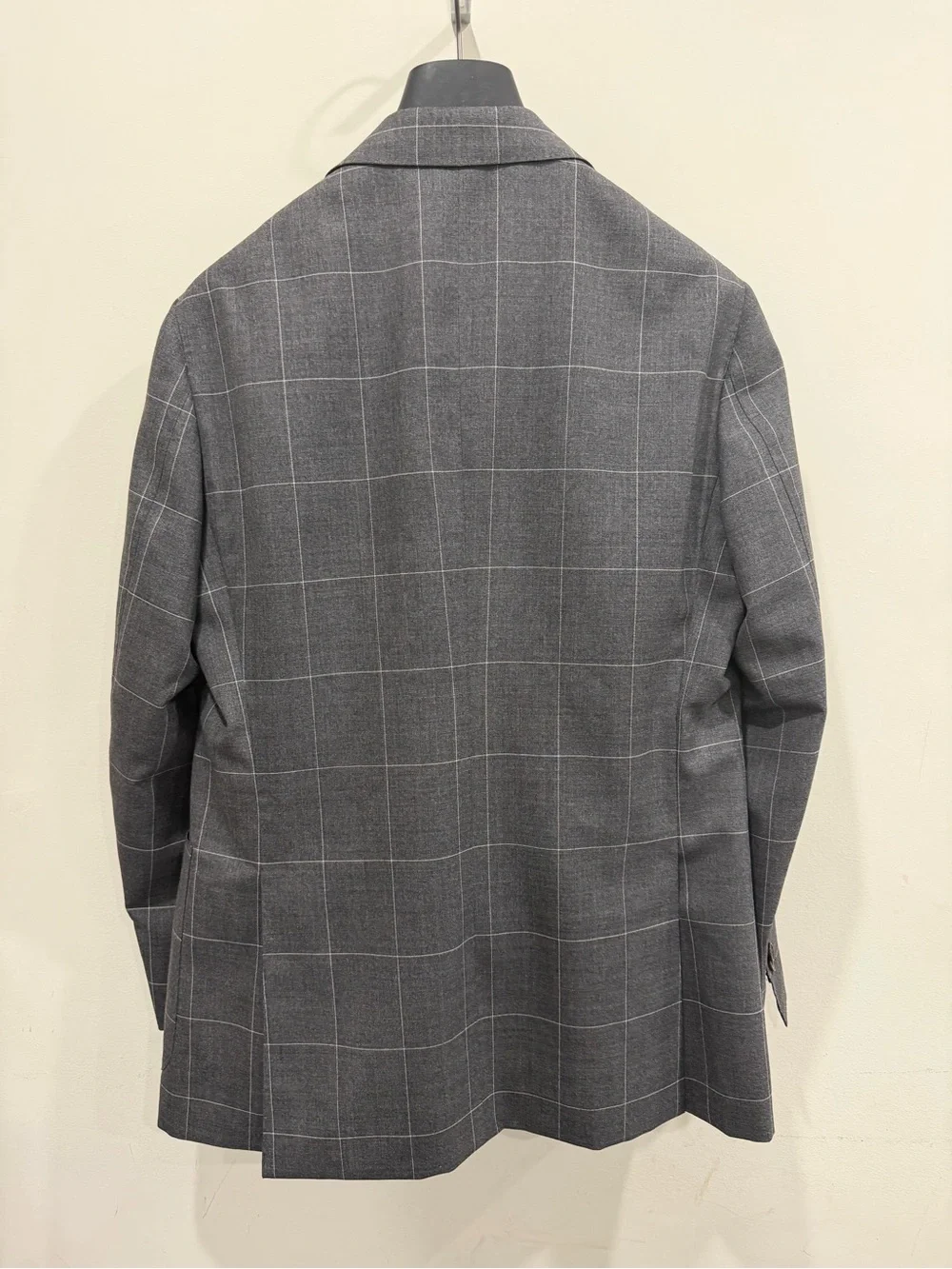 Suitsupply selling this